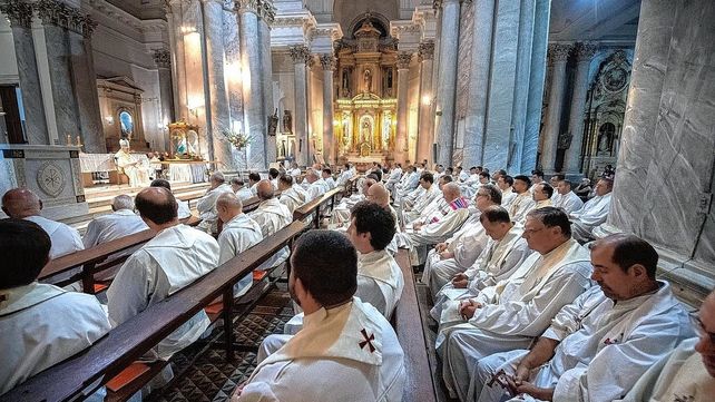 Iglesia católica: reacciones tras los cambios del obispo