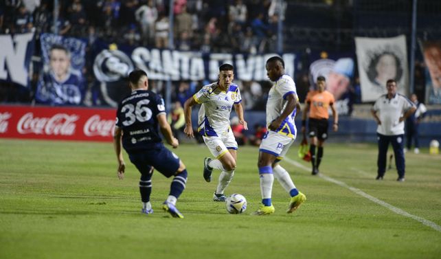 Con el equipo titular, el Canalla no pudo ni siquiera sumar en Mendoza frente a Independiente Rivadavia.