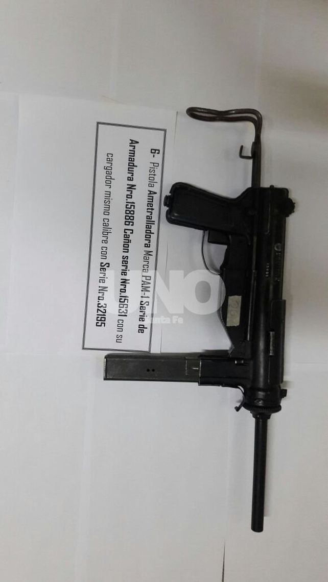 Secuestraron un arsenal de armas y balas de guerra en la casa de una subcomisaria