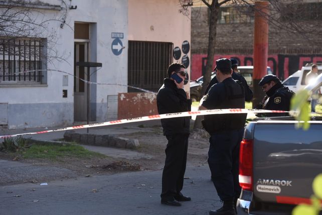 Hallan asesinada a una mujer en la cocina de su casa en la zona sur