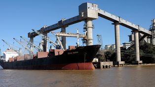 Derrumbe: por los puertos de Santa Fe se exportó un 27% menos