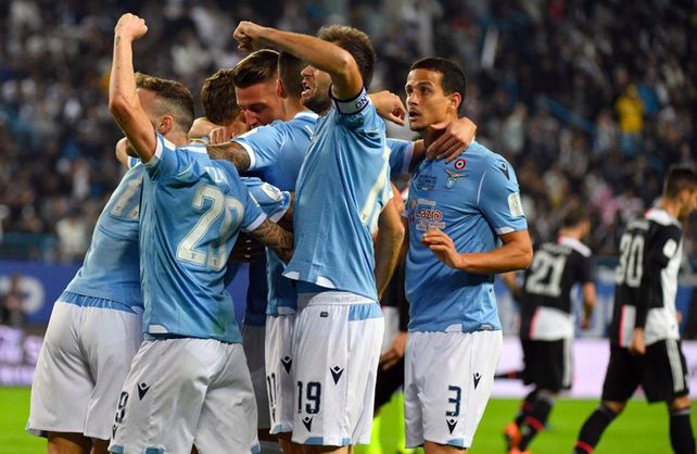 Lazio amargó a Juventus y ganó la Supercopa italiana