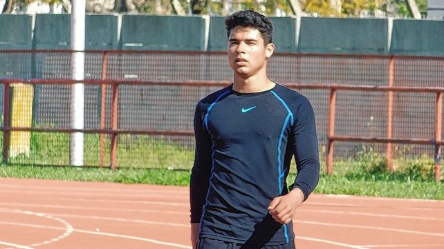 Muy buena performance de Esteban Montiel en los 200 metros donde logró imponerse en la categoría U20.