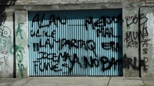 La guerra en un grafitti. En una pintada en el Municipal gente de Alexis Caminos acusó a Los Funes de batir la cana días antes del crimen de Mariela Miranda.