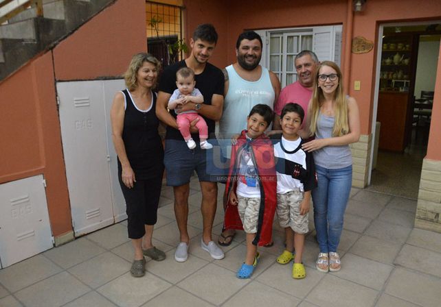 LA FAMILIA. “Mi papá es futbolero y también mi hermano Leandro