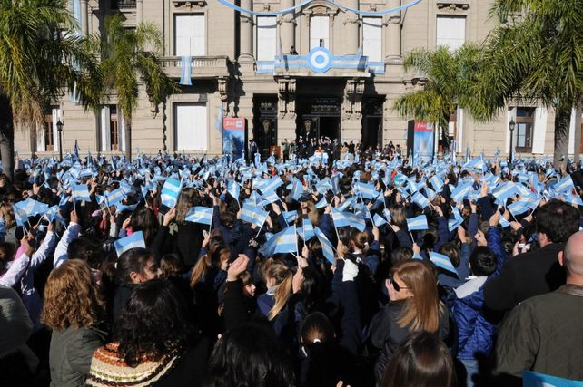 Alumnos de 4° grado de Santa Fe juraron lealtad a la bandera