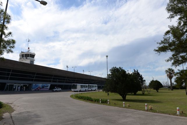 Rodeado de verde. La estación aérea se encuentra enmarcada dentro de una amplia zona rural.