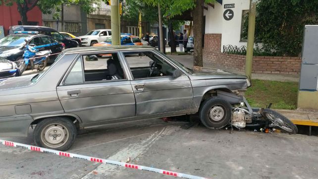 Tras atropellar a una mujer