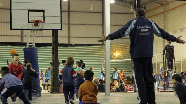 Club Libertad, sueños anarquistas en Barrio Azcuénaga