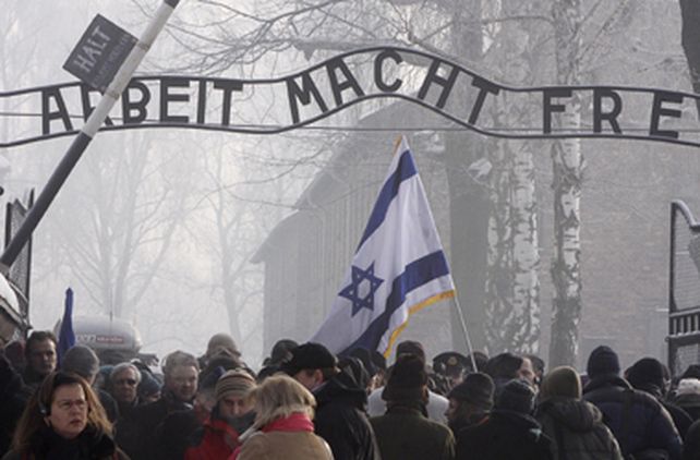 Detienen al presunto ide&oacute;logo del robo del cartel de Auschwitz