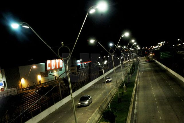 Realizan la prueba de luces en el circuito callejero “Santa Fe Ciudad”