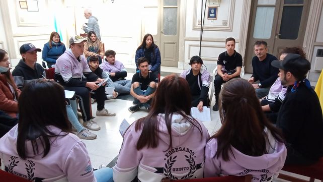 El grupo. Los estudiantes cursan el 5º año de la Escuela Nº 371.