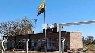 Robo en Bº El Pozo: trepó los techos del Centro Cultural y Deportivo y se llevó 15 metros de cable eléctrico