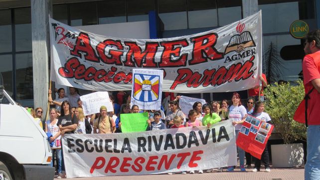 Marcha. Pidieron que se declare la emergencia edilicia escolar.&nbsp;