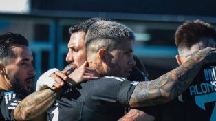 Riestra pisó fuerte en el Guillermo Laza, venció 2-0 a Estudiantes y se ilusiona en el Torneo Clausura