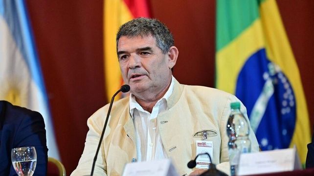 Alfredo Olmedo fue destituido de la presidencia del Parlasur