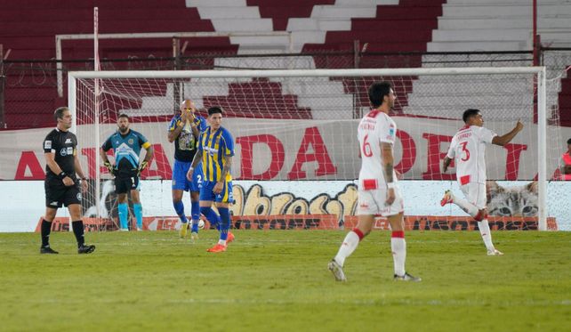 La previa del partido por la Copa Libertadores fue con derrota para Central, ante Huracán por el torneo Apertura.