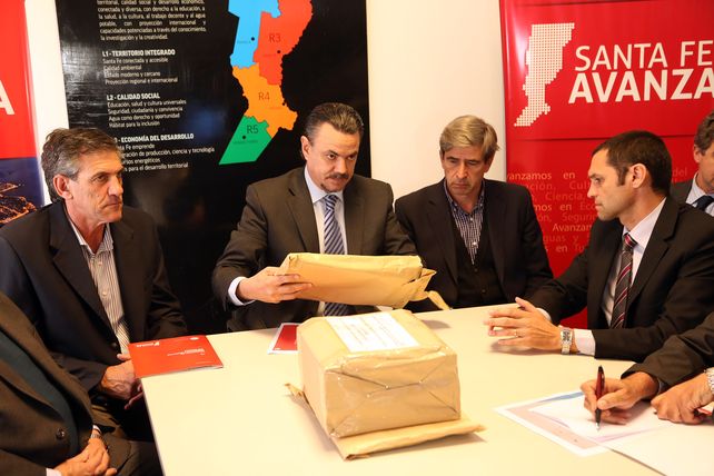 Se licitó una nueva línea de media tensión para Monte Vera, Recreo y Santa Fe