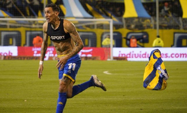Di María convirtió de tiro libre en el primer clásico que disputó tras el regreso. Con ese gol Central ganó 1 a 0 en el Gigante.