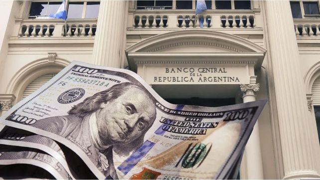 El Banco Central reducirá desde febrero el ritmo de devaluación del peso frente al dólar oficial al 1% mensual