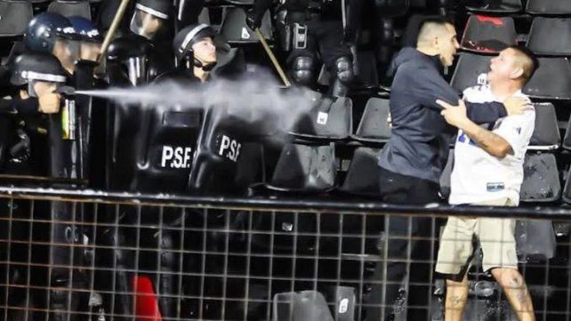 Newells comunicó que la organización de la Copa Argentina se hará cargo de la reparación del estadio tras los graves incidentes.