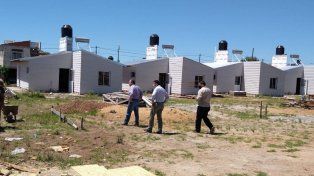 IAPV analiza construir viviendas de madera en la Costa del Uruguay con la idea de potenciar el sector y dar solución habitacional a familias de bajos recursos