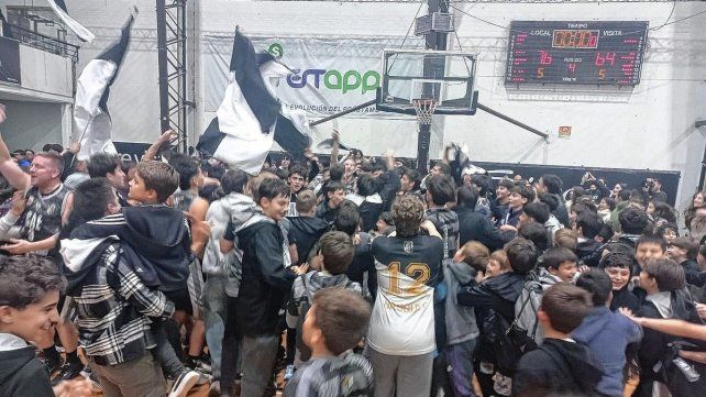 Estudiantes derrotó a Ciclista y es el campeón de la APB.