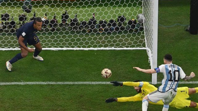 Cuántos goles y asistencias tiene Lionel Messi en finales con Argentina