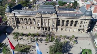 El gobierno de Santa Fe cerró 2022 con un superávit de $32.000 millones