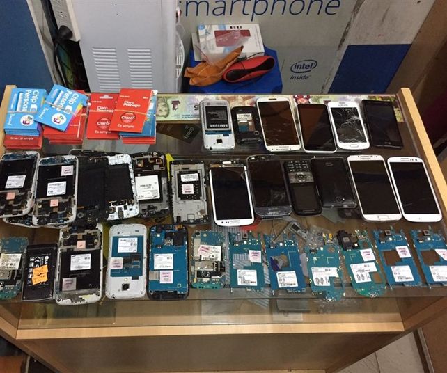 Intentan devolver a sus dueños unos 2.500 celulares robados e incautados en allanamientos