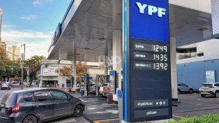 Bajaron los combustibles en la ciudad de Santa Fe: cuánto cuesta llenar el tanque con YPF