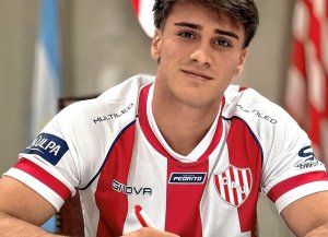 Franco Ratotti firmó su primer contrato con Unión y pasó a préstamo a Unión Española