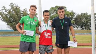 . El santafesino José Zabala, de remera verde, fue segundo en el Campeonato Nacional de 10.000 metros.