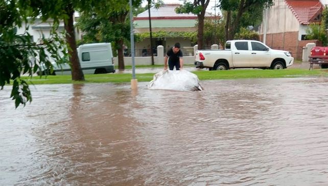 Villa Elisa se recupera del histórico temporal