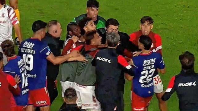 Final caliente entre Estudiantes y Unión con empujones, insultos e impotencia