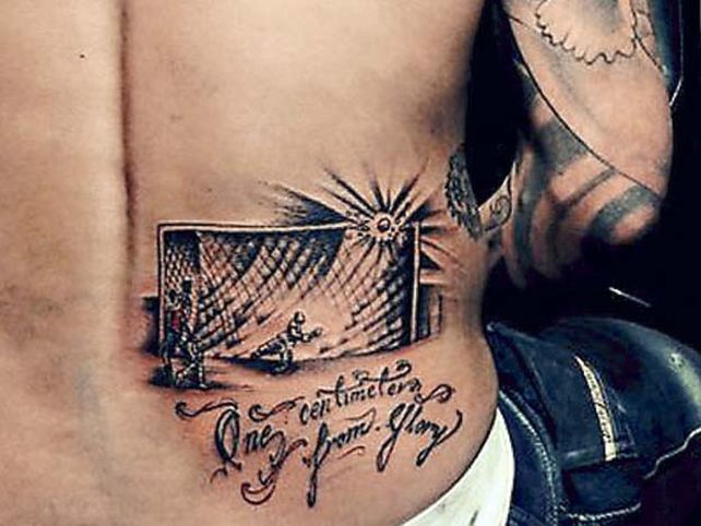 El insólito tatuaje del chileno Pinilla