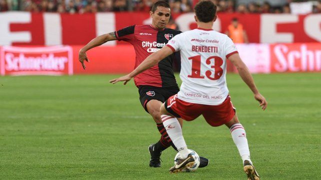 Newells recibirá a Estudiantes en el Coloso con la precaución de no perder futbolistas para el clásico rosarino.