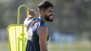 Facundo Mallo se movió a la par del resto en la primera parte del entrenamiento. Si no llega, jugará Komar.