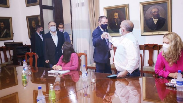 La provincia propuso un nuevo aumento del 35% a los docentes