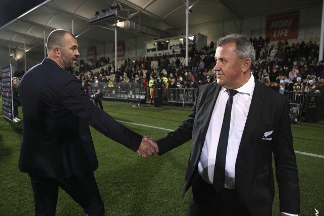 Antes del partido Cheika y Foster se cruzaron y se dieron la mano. Después del encuentro empezaron los cruces dialécticos.