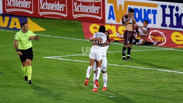 Colón pisó fuerte ante Central Córdoba y terminó primero en el Grupo B