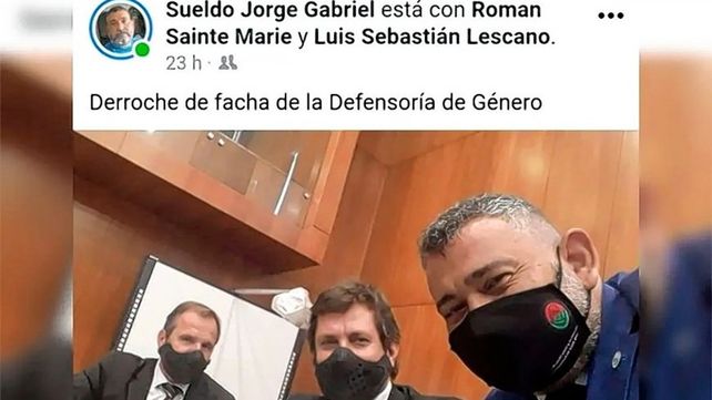 Un defensor pidió perdón por una selfie en una audiencia