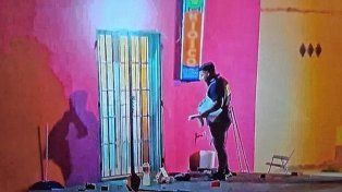 La puerta del kiosco frente al cual fue asesinada la Chana, una de las mujeres que asesinaron.