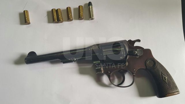 Amenazó de muerte a su mujer apuntándole con un arma de fuego en la cabeza y escapó
