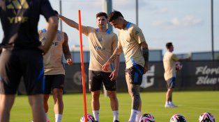 Los dirigidos por Lionel Scaloni volvieron a entrenar este jueves.