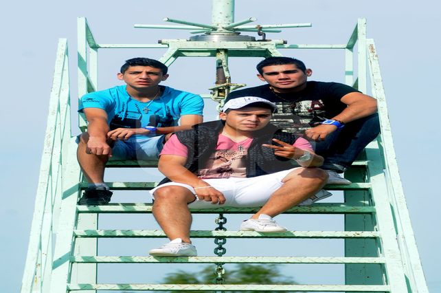 Entusiastas. Los jóvenes tienen muchas metas y sueños: grabar un CD profesional e imponer el estilo rapero en Argentina