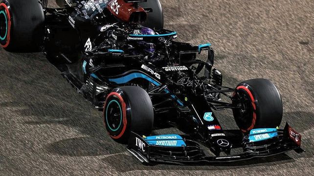 El multicampeón Lewis Hamilton abrió la Fórmula 1 en Bahréin con una victoria. 