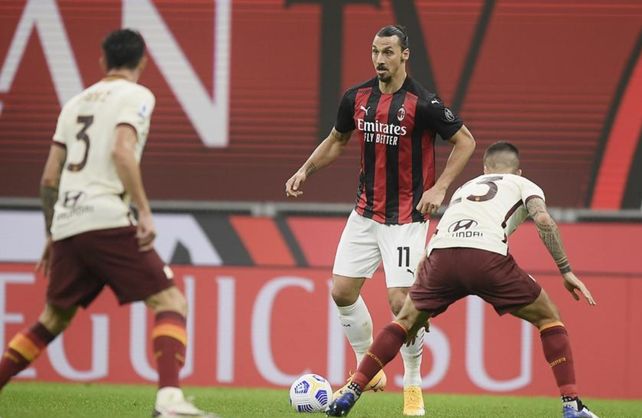 Zlatan Ibrahimovic anotó dos goles en el 3-3 de Milan ante Roma.&nbsp;