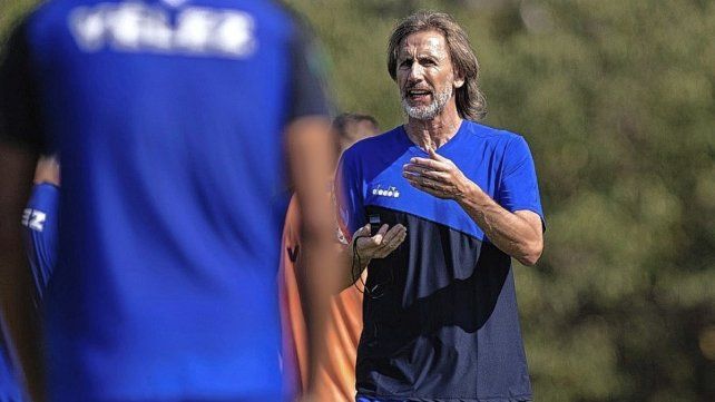 Ricardo Gareca repetiría en Vélez la misma formación para medirse con Defensa y Justicia.