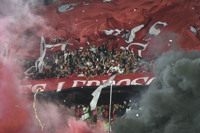 Los hinchas de Newells siempre acompañan al equipo en Copa Argentina.&nbsp;